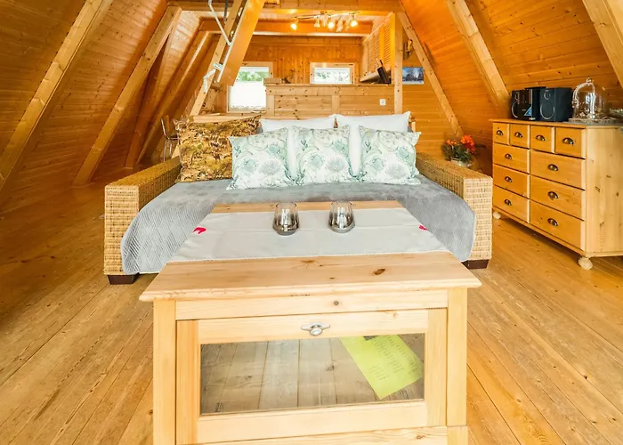 Cozy Forest Hideaway In * Suhl